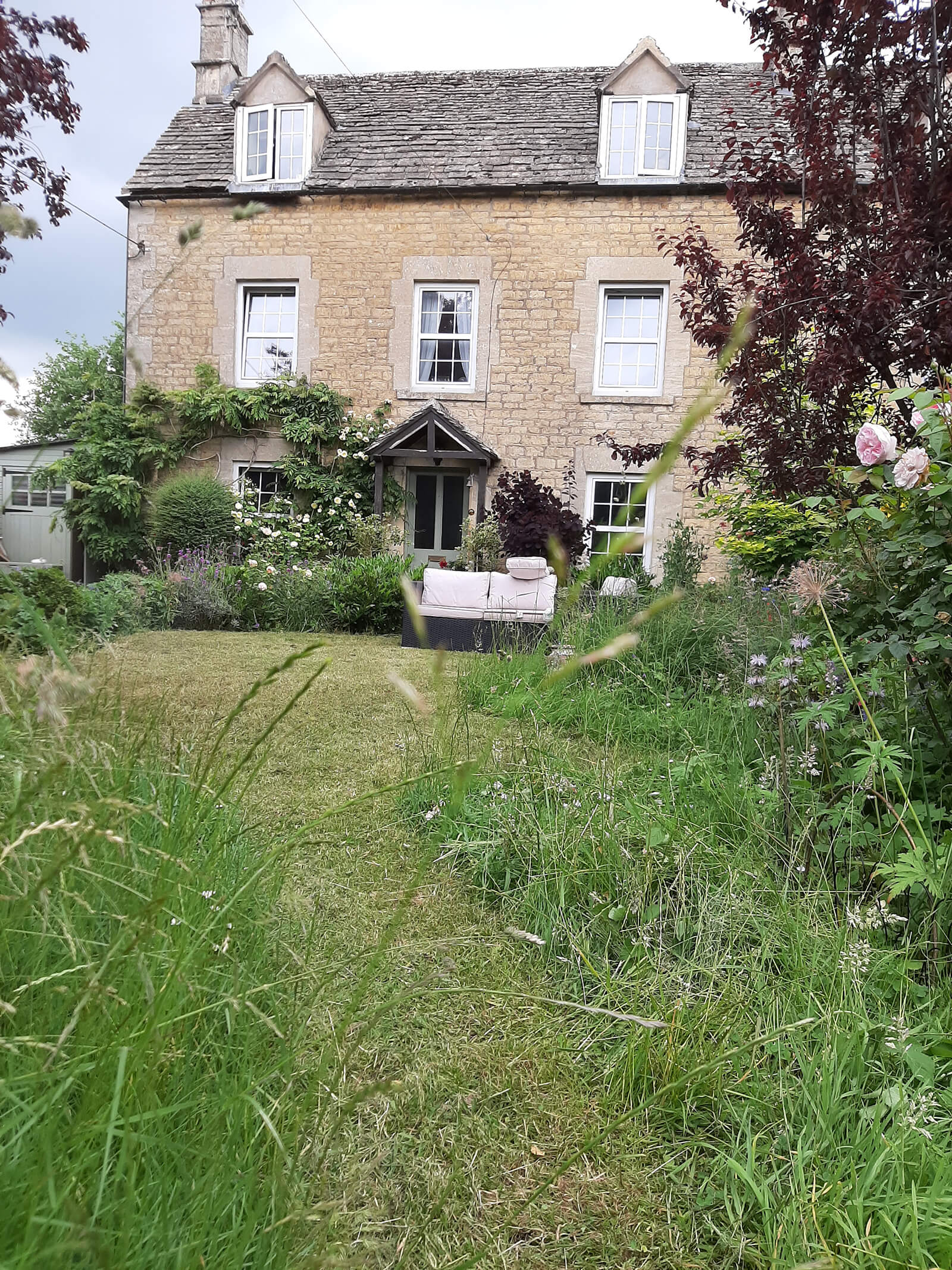 The No Lawn Front Garden - before transformation